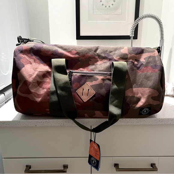 Parkland Manufacturing Duffel - Picture 4 of 11